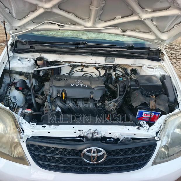 Toyota Corolla 2001 Silver