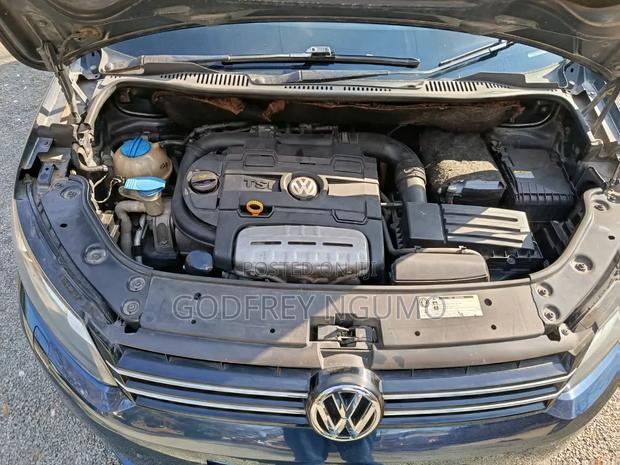 Volkswagen Touran 2015 Blue