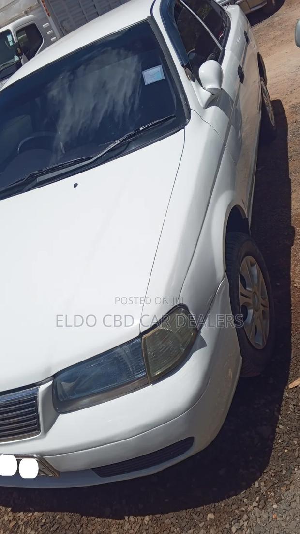 Nissan Sunny 2005 White