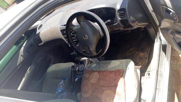 Nissan Sunny 2005 White