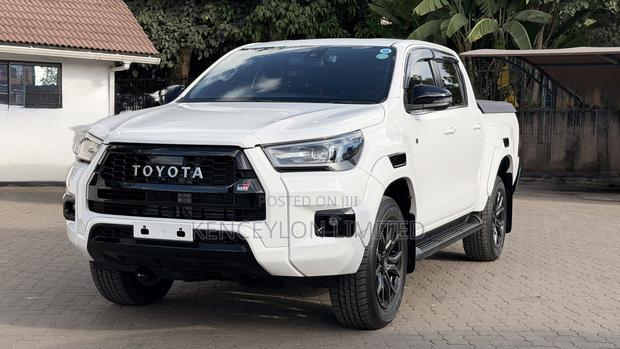 Toyota Hilux Revo Double Cab Deisel 2.4 AWD 2022 White