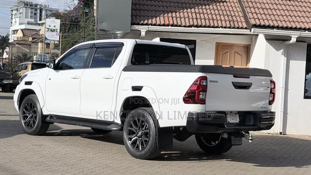 Toyota Hilux Revo Double Cab Deisel 2.4 AWD 2022 White