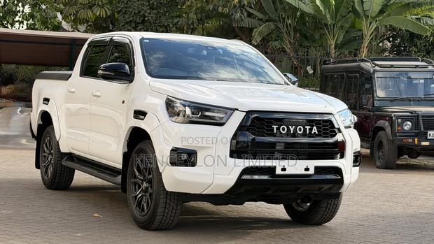 Toyota Hilux Revo Double Cab Deisel 2.4 AWD 2022 White