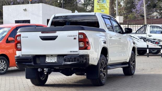 Toyota Hilux Revo Double Cab Deisel 2.4 AWD 2022 White