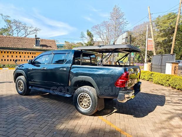 Toyota Hilux 2018 Black