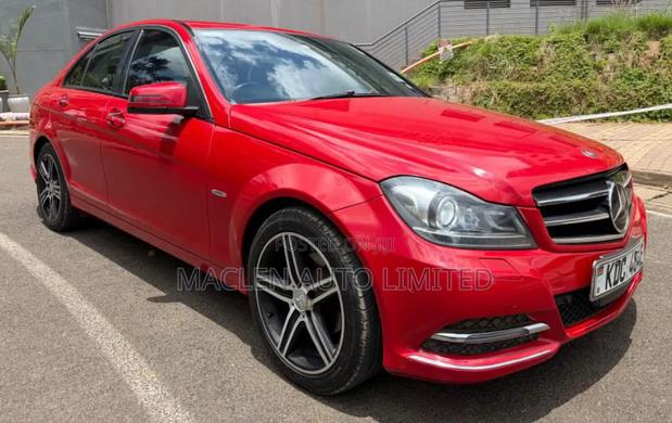 Mercedes-Benz C180 2014 Red