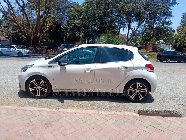 Peugeot 208 2017 White