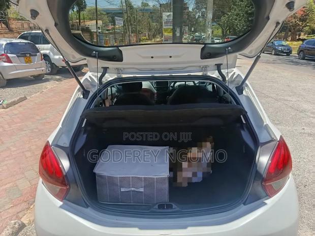 Peugeot 208 2017 White