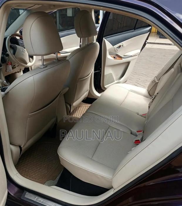 Toyota Premio 2013