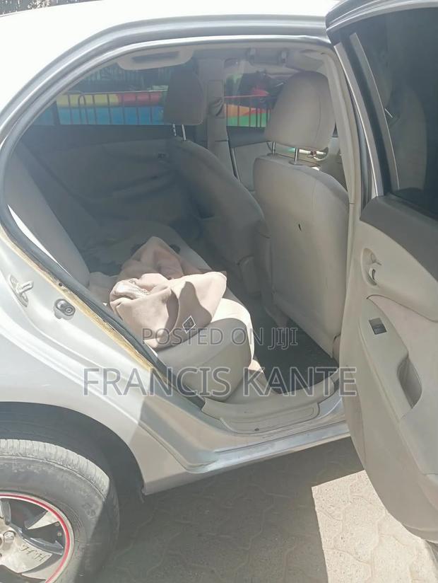 Toyota Axio 2010 Silver