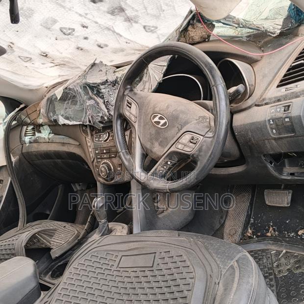 Hyundai Santa Fe 2015 White