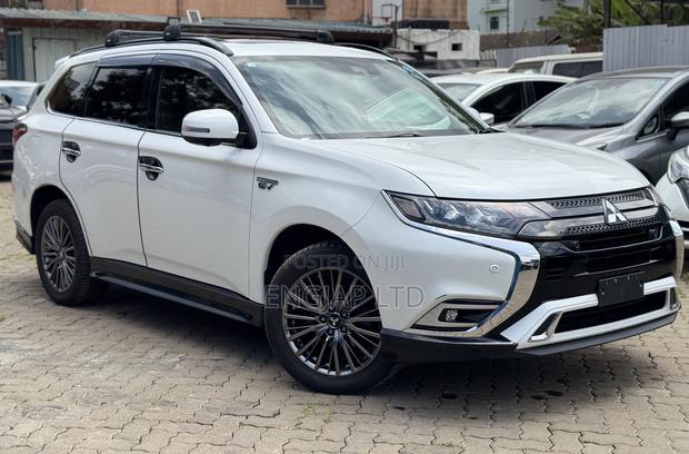 Mitsubishi Outlander 2.4 PHEV AWD 2019 Pearl