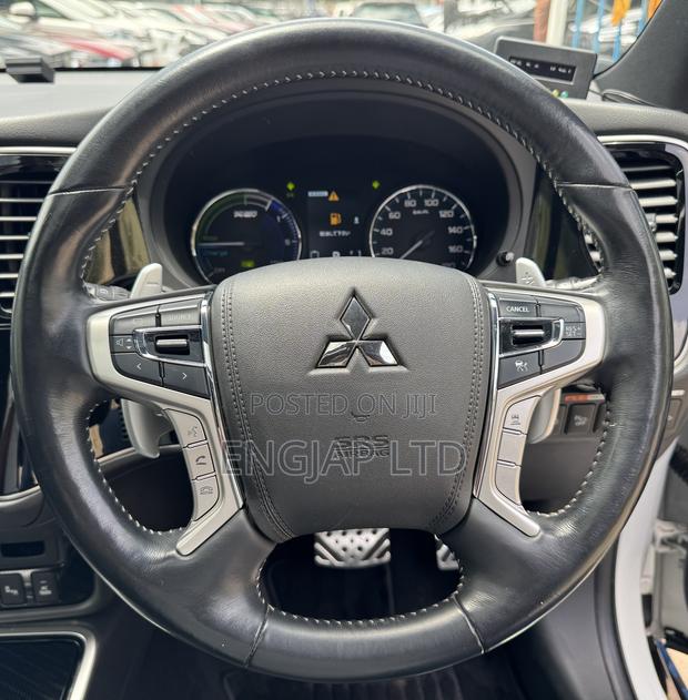 Mitsubishi Outlander 2.4 PHEV AWD 2019 Pearl