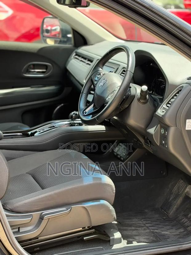 Honda Vezel 2019 Black