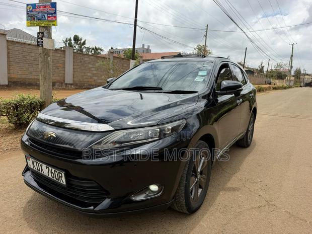 Toyota Harrier 2.0 2014