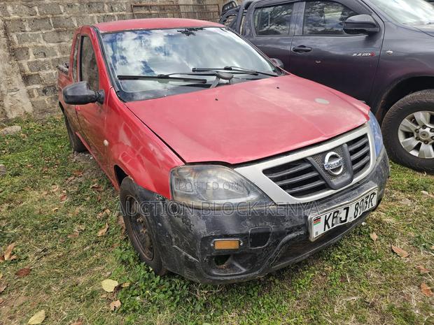 Nissan NP200 2009 Red