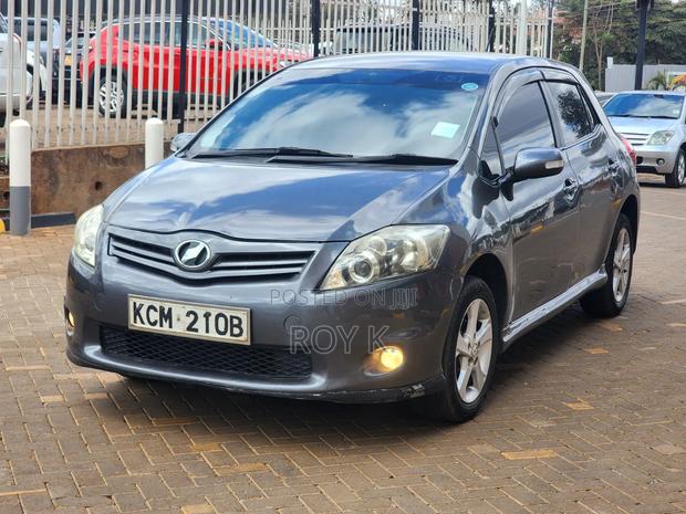Toyota Auris 2010 Gray