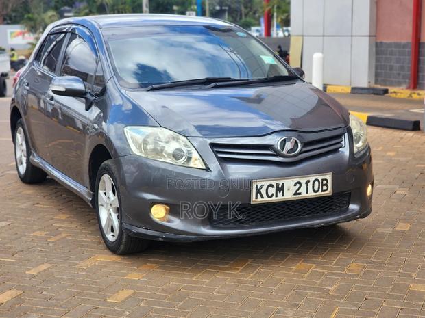 Toyota Auris 2010 Gray