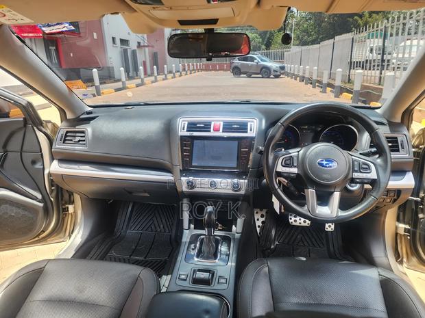 Subaru Outback 2.5i 4dr Wagon AWD (2.5L 4cyl CVT) 2015 Gold