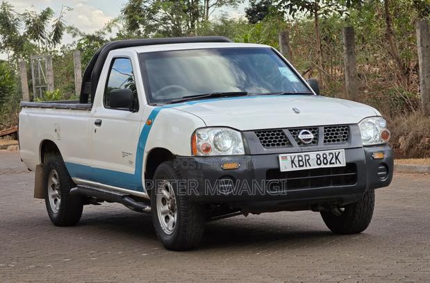 Nissan Hardbody 2011 White