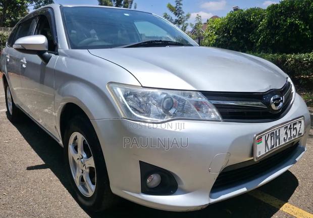 Toyota Corolla Fielder 2015