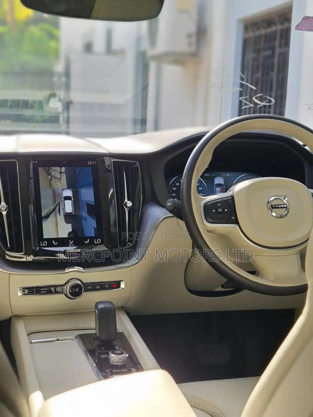Volvo XC60 2020 Pearl