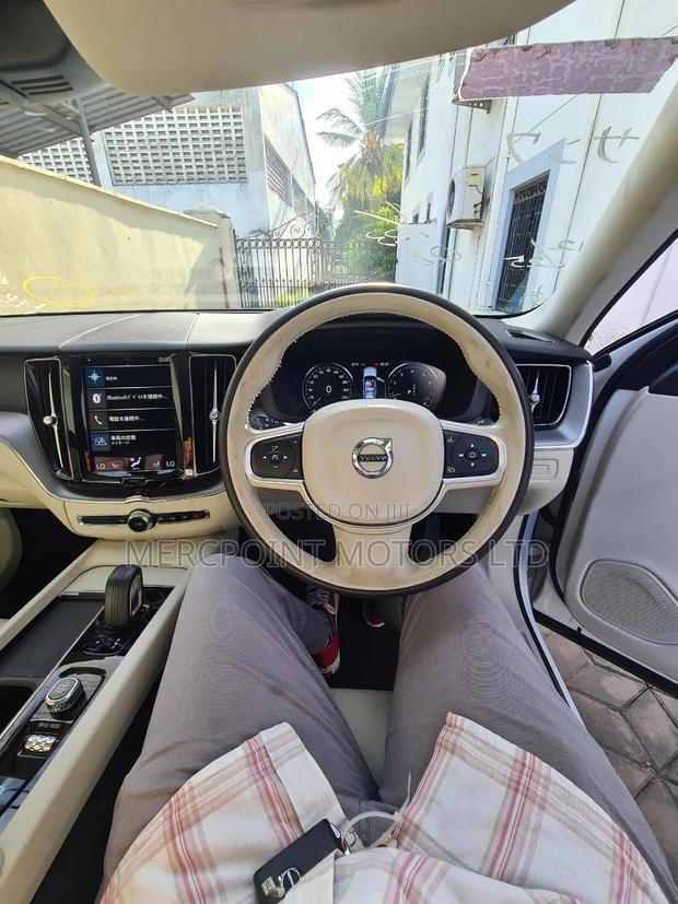 Volvo XC60 2020 Pearl