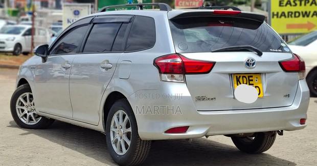 Toyota Corolla Fielder 2015 Silver