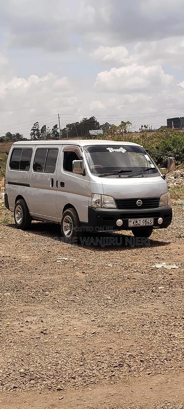 Toyota Grand HiAce G 3.0 Diesel Turbo 4WD 8-Seater 2002 White