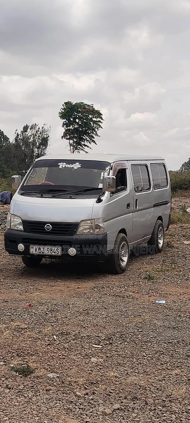 Toyota Grand HiAce G 3.0 Diesel Turbo 4WD 8-Seater 2002 White