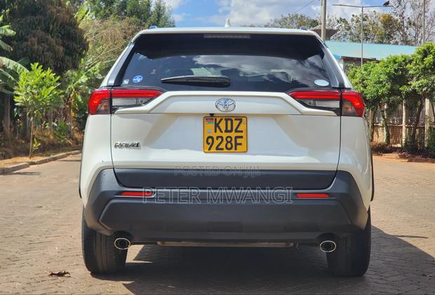 Toyota RAV4 2019 White