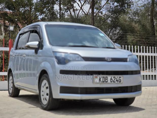 Toyota Spade 2013 Silver