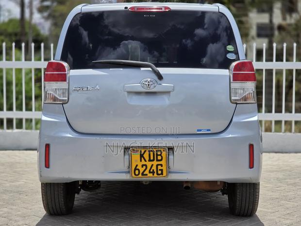 Toyota Spade 2013 Silver