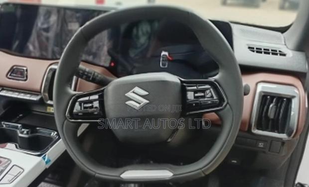 New Suzuki e Vitara 2026 Off white