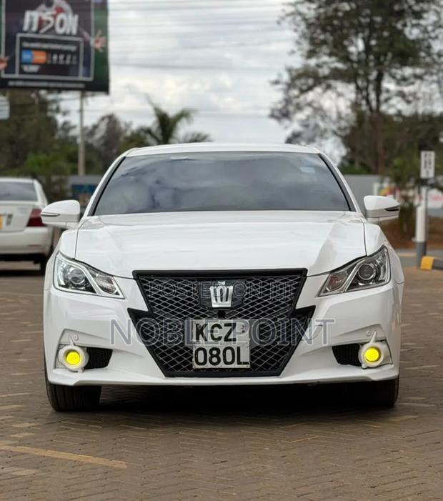 Toyota Crown 2013 White