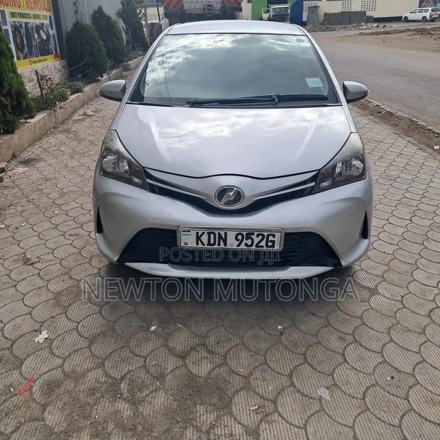 Toyota Vitz 1.0 FWD 5dr 2017 Silver
