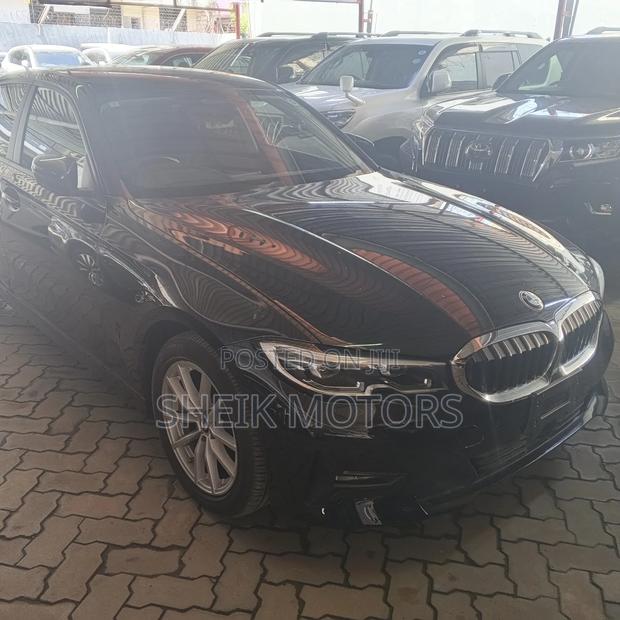 BMW 320i 2019 Black