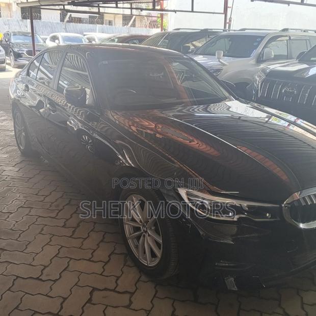 BMW 320i 2019 Black