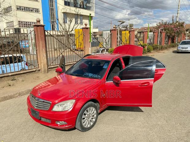 Mercedes-Benz C200 2012 Red