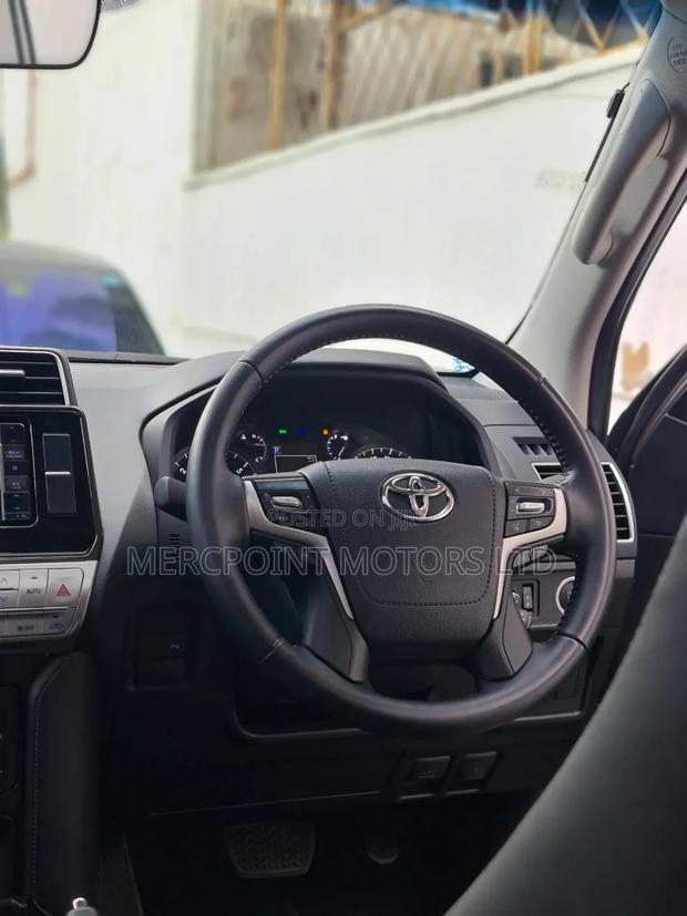 Toyota Land Cruiser Prado 2019 Gray