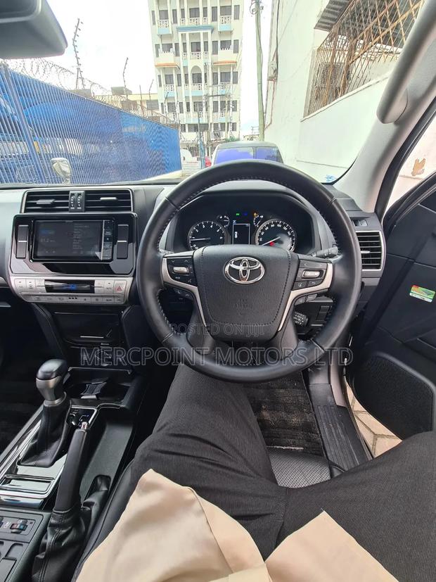 Toyota Land Cruiser Prado 2019 Gray