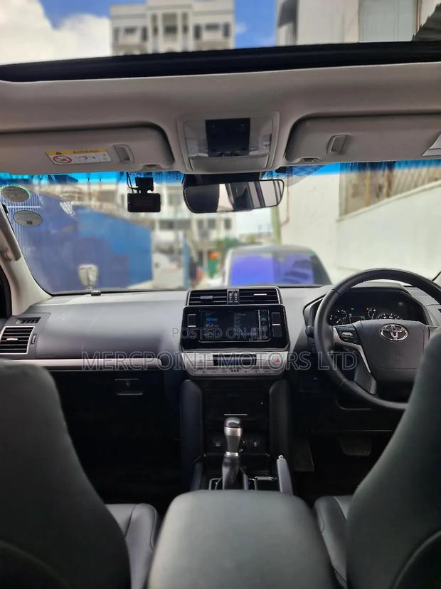 Toyota Land Cruiser Prado 2019 Gray