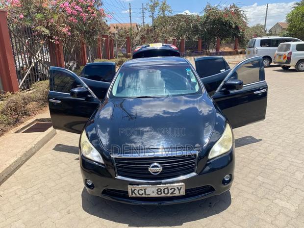 Nissan Fuga 2012 Black