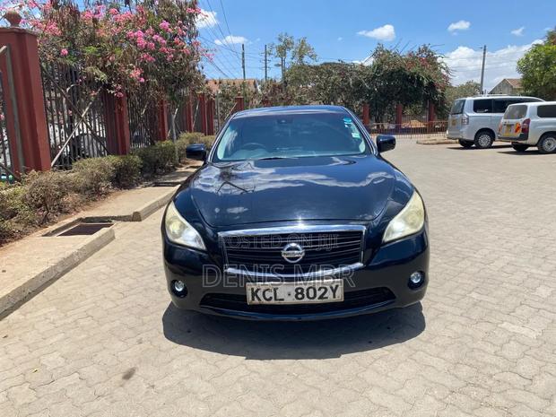 Nissan Fuga 2012 Black