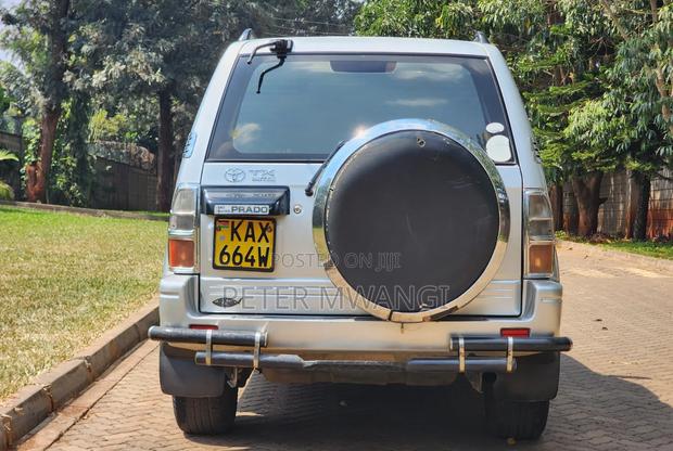 Toyota Land Cruiser Prado 2000 Silver