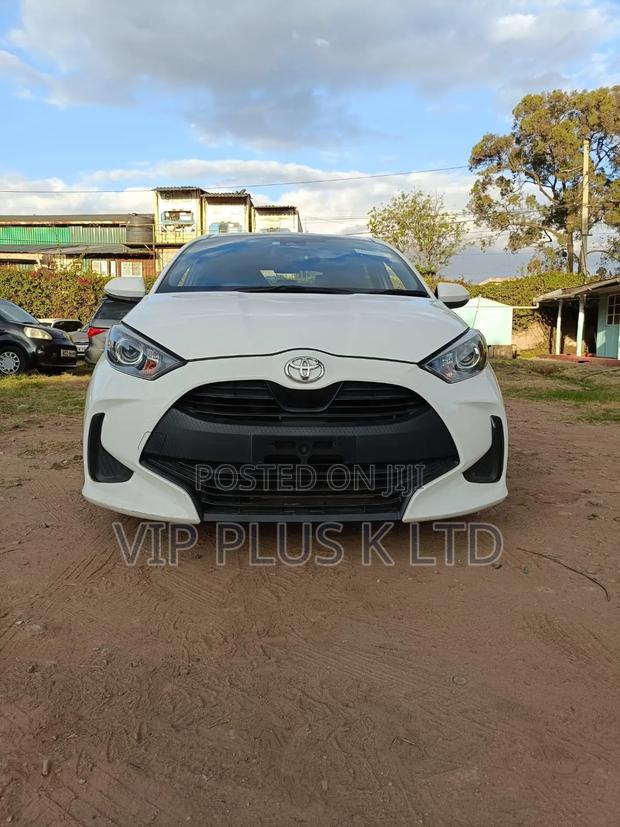 Toyota Yaris 1.5 Sedan L 2020 White