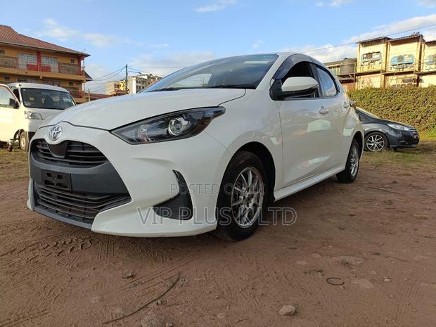 Toyota Yaris 1.5 Sedan L 2020 White