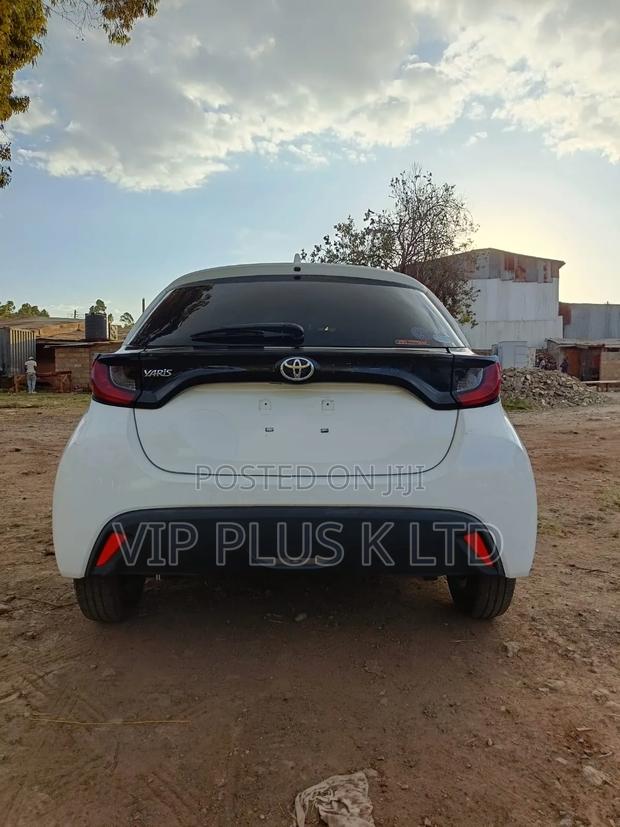 Toyota Yaris 1.5 Sedan L 2020 White