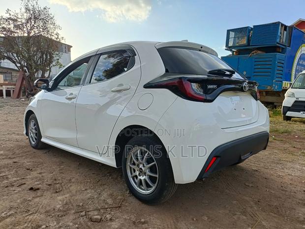 Toyota Yaris 1.5 Sedan L 2020 White