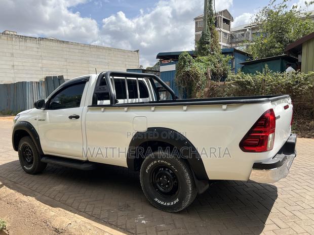 New Toyota Hilux 2019 White